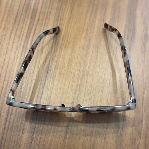 Tortoise Shell Cat Eye Sunglasses - Picture 3 of 4